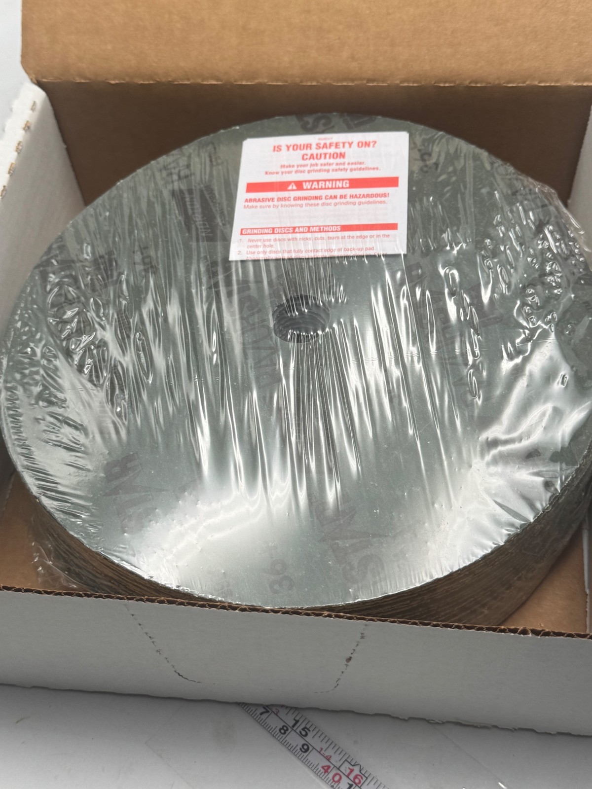 NORTON Fiber Disc: 9-1/8″ x TN Quick-Change Ceramic 36 Grit RazorStar F990S-25PK