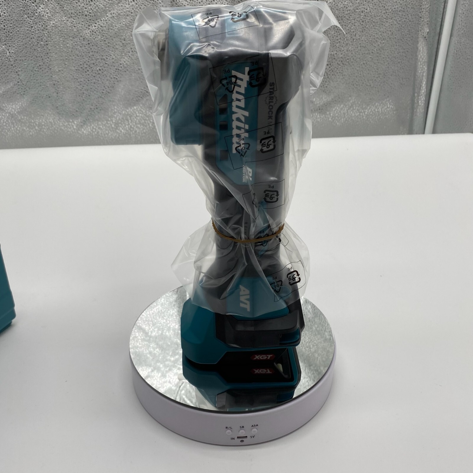 Makita TM001GZ Rechargeable Multi-Tool 40Vmax Body with Tool Box no Battery