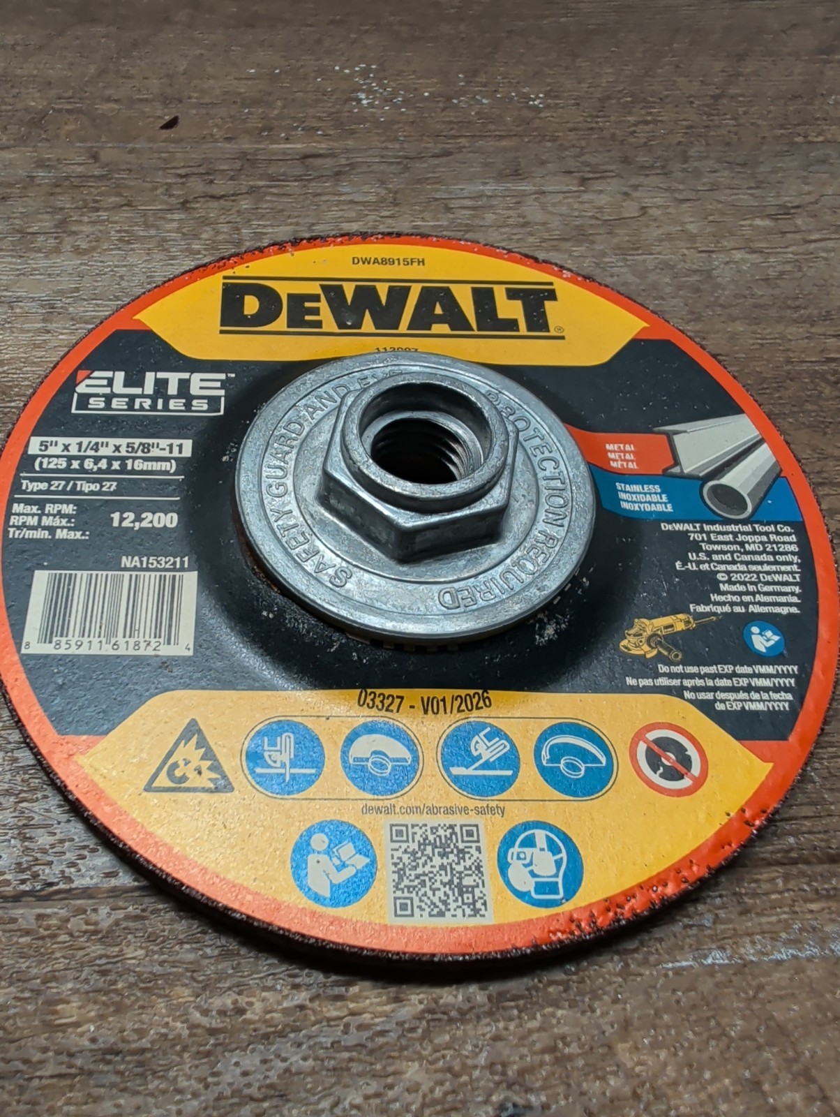 3 DEWALT Elite Series 5″ Grinding Wheels DWA8915FH 5/8″-11 Threaded Hub