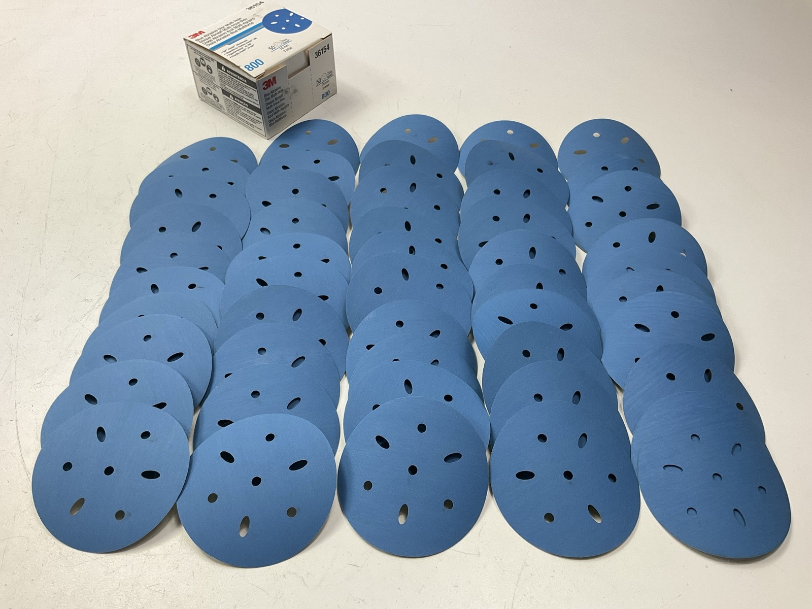 3M 36154 Multi-Hole Hook & Loop 800 Grit 3 In. Sanding Disc (50 / Pack)