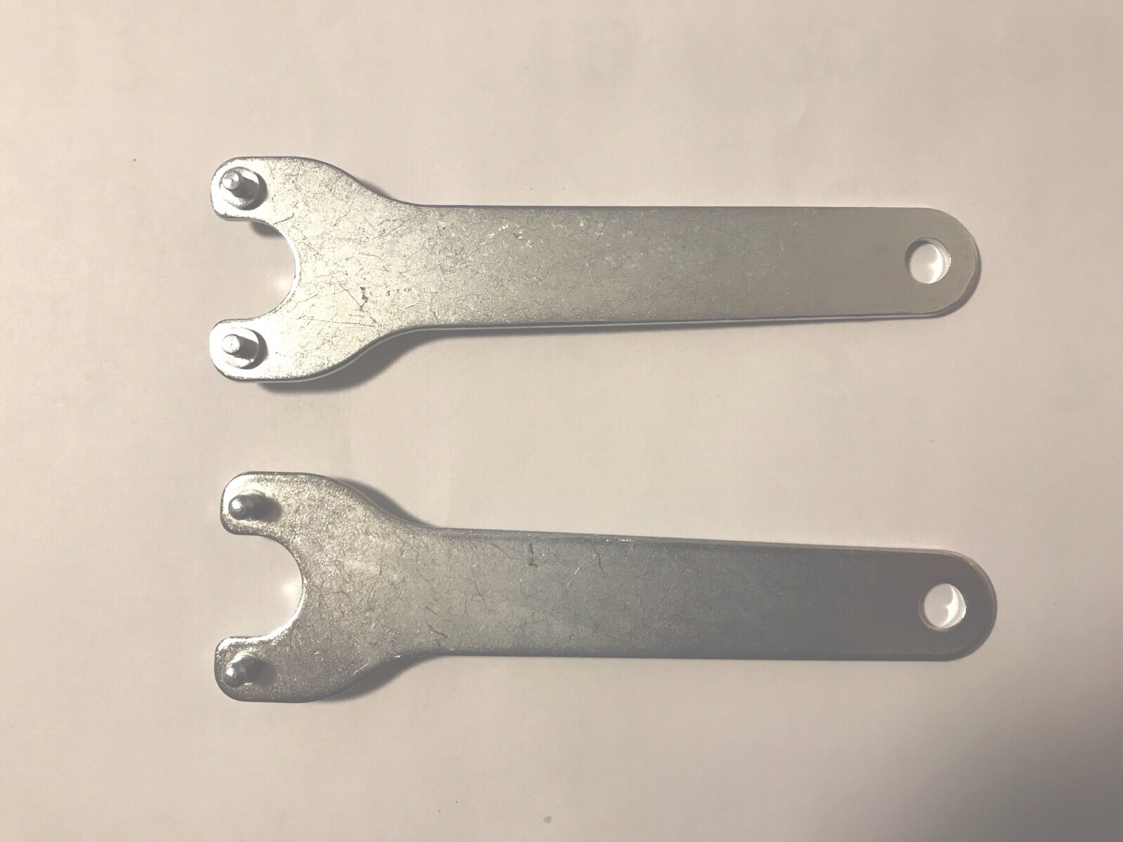 2x Replacement Wrenches for DeWALT and Milwaukee Angle Grinders etc ..