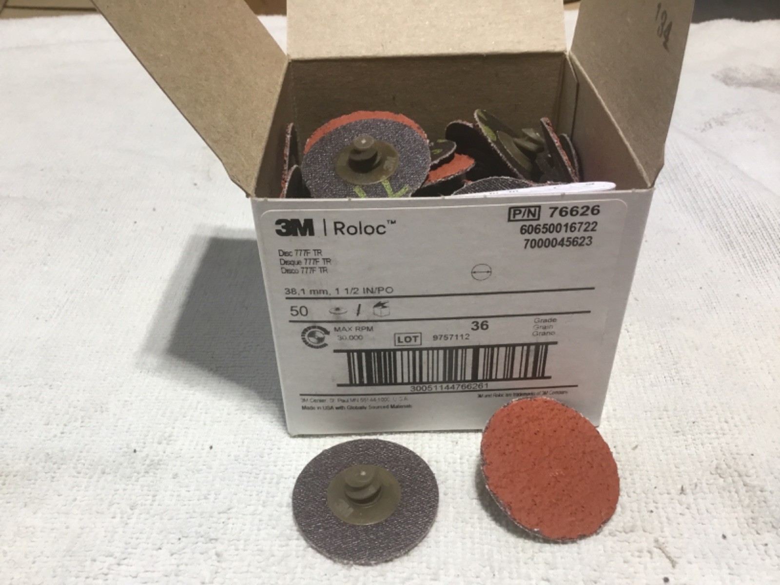 3M ROLOC #76626 1 1/2″ 36 GRIT SANDING DISC BOX OF 50 BRAND NEW NEVER OPEN BOX