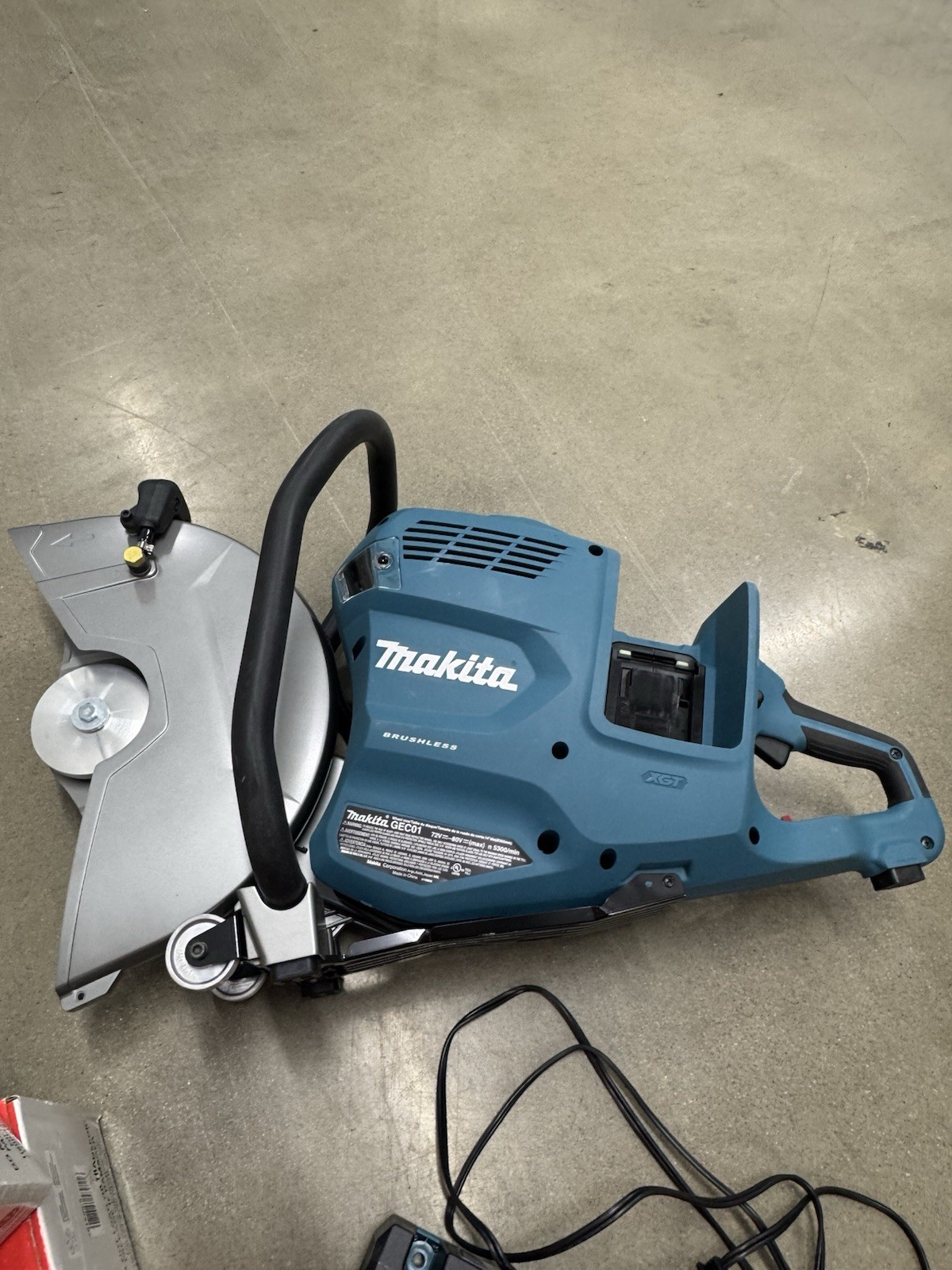 Makita (GEC01PL) 80V Max XGT (40V Max X2) Brushless 14 In. Power Cutter Kit