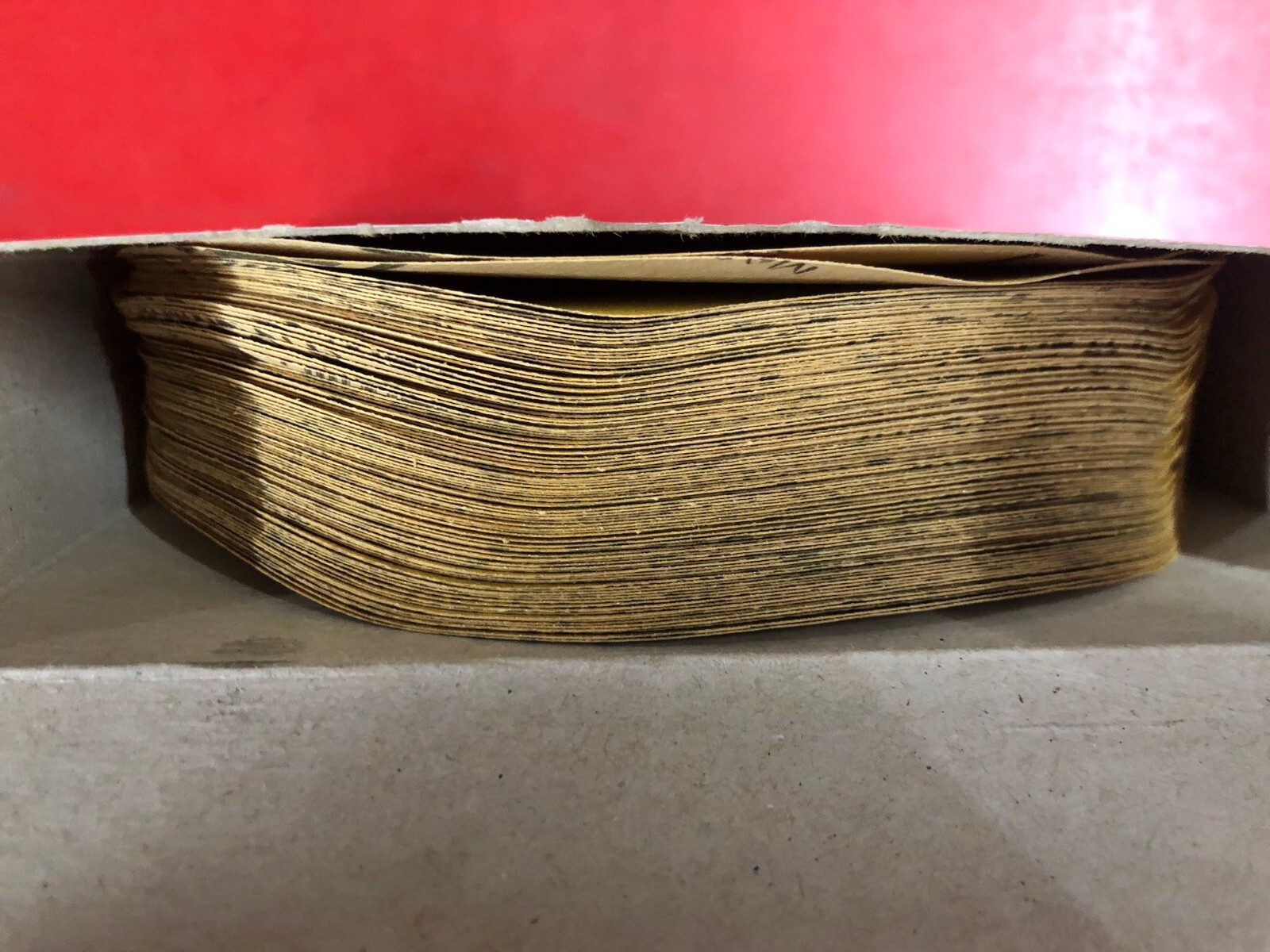 3M 01040 PRODUCTION FRE-CUT 216U GOLD PAPER 6″ INCH (100) DISCS P150 GRIT GRADE