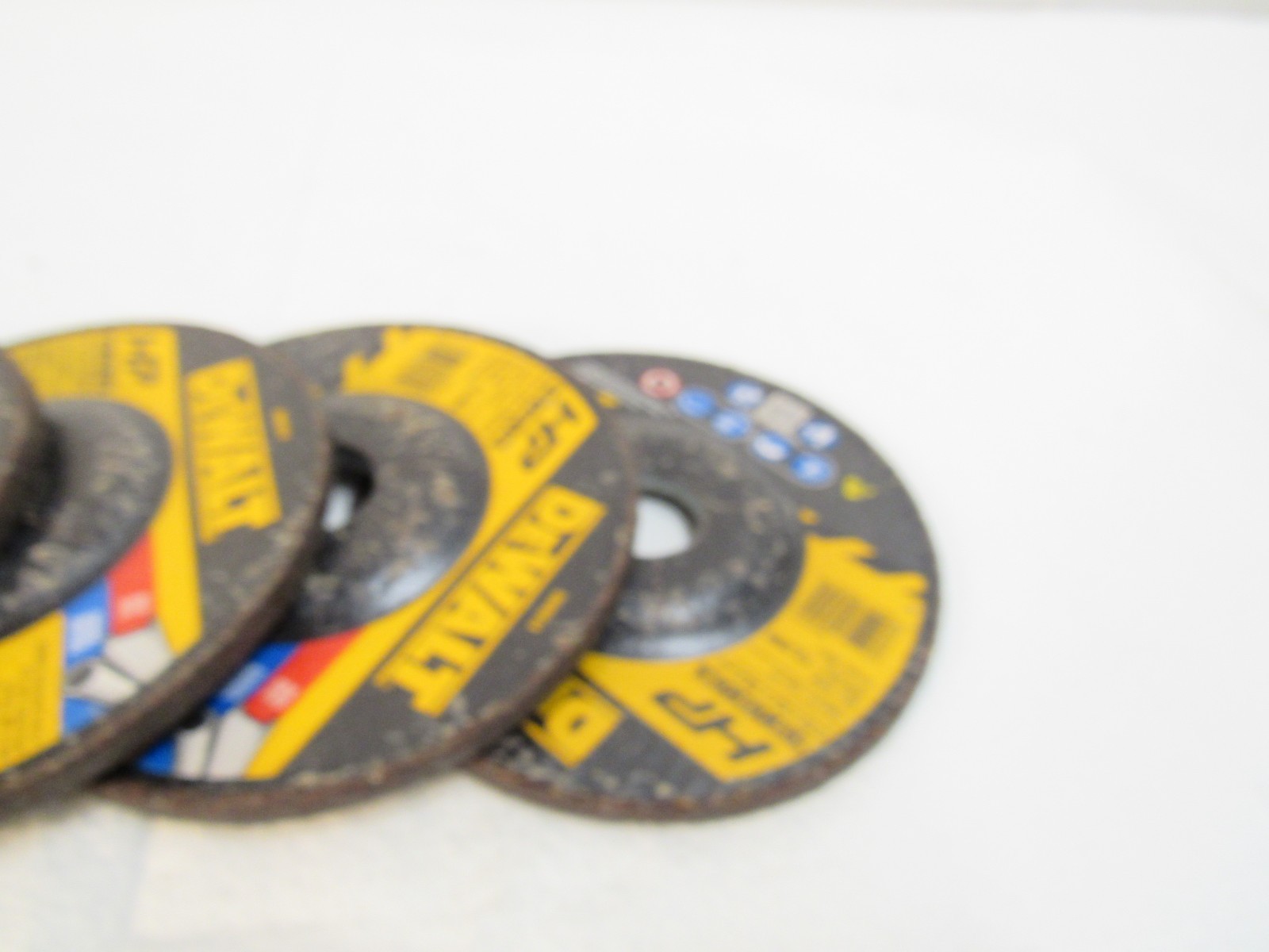 DeWALT DW4514 4 1/2″ X 1/4″ X 7/8″ Grinding Wheel 5 Pack