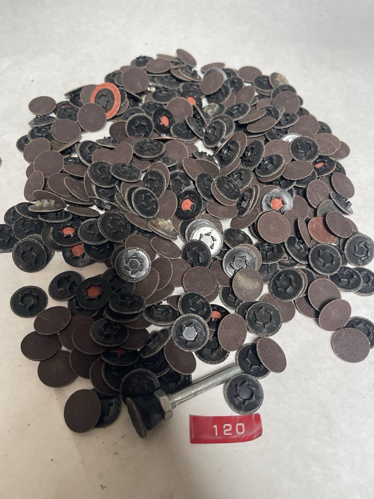 Assorted 3/4” Round Sanding Abrasive Paper Discs Quick-Change Sandpaper (26JL58)