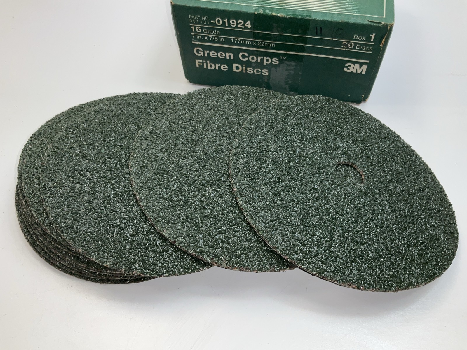 (11) 3M 01924 Green Corps 7″ X 7/8″ Grinding Sanding Fibre Discs, 16 Grade Grit