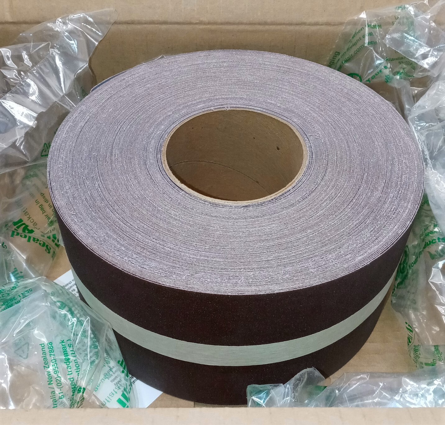 Dewalt DANR221201 4″ x 50 Yards 120Grit AO Metal/Stainless Finishing Shop Roll