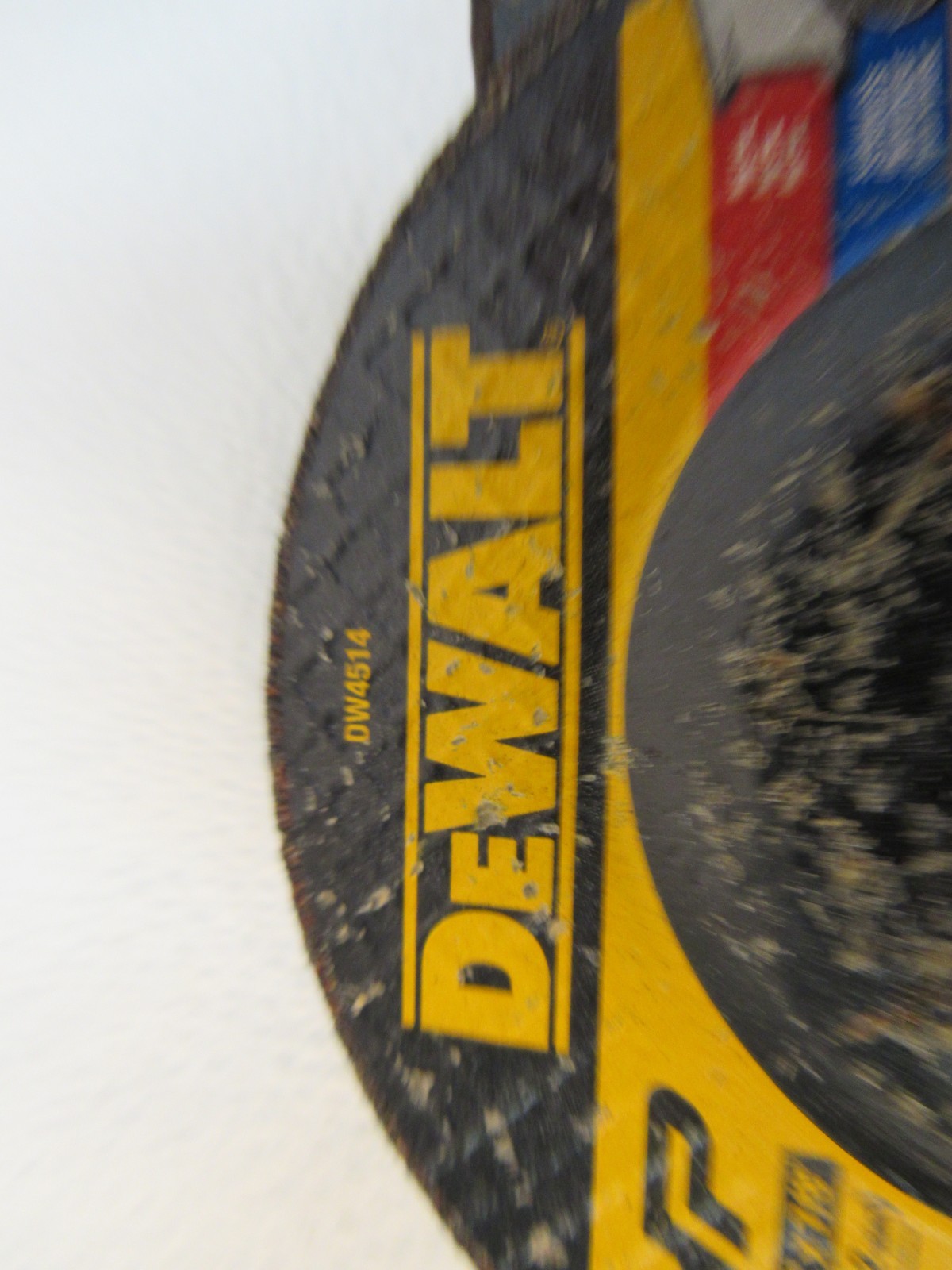 DeWALT DW4514 4 1/2″ X 1/4″ X 7/8″ Grinding Wheel 5 Pack