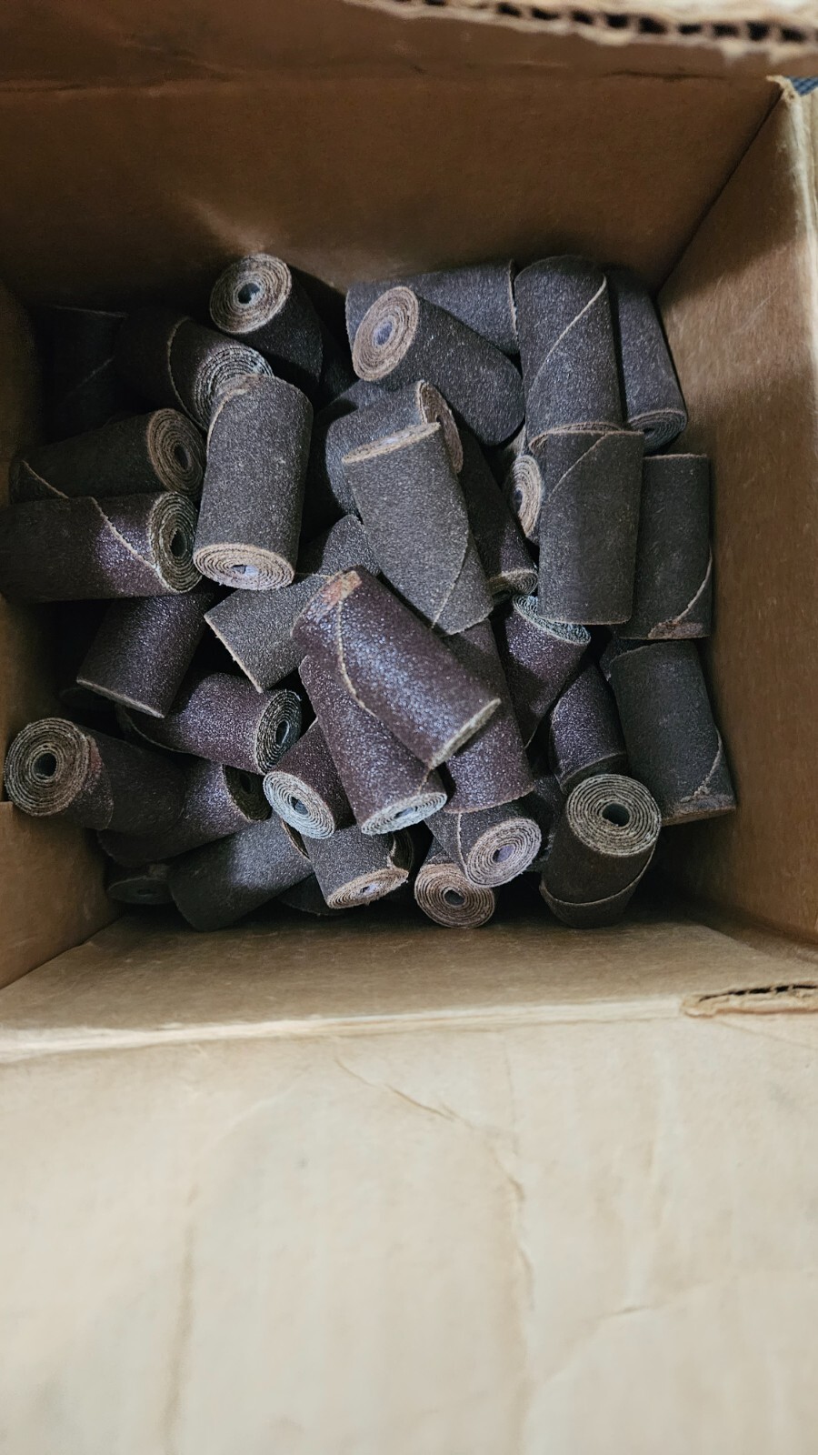113 United Abrasives #70022, 3/4X1 X3/16″, A/O, Straight Cartridge Rolls 100Grit