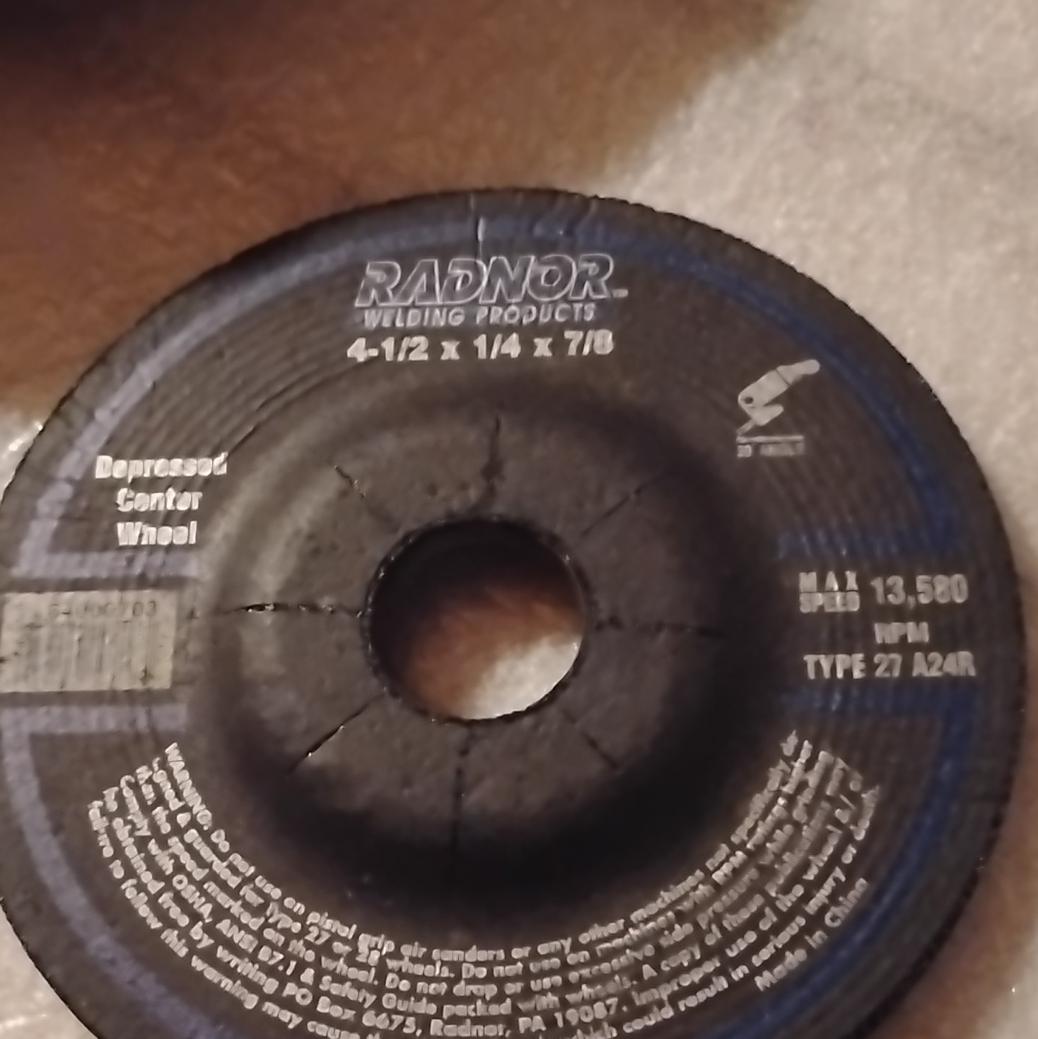10 Boxes of 20 Radnor Welding Dep Center.. Wheel 4 1/2″ x 1/4″ x 7/8″ 64000703