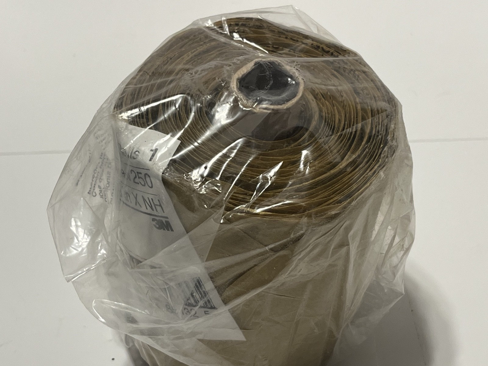 3M Stikit Paper Disc Roll 210U, P180 A-Weight, 5 In X NH, Die, 250 Discs/Roll
