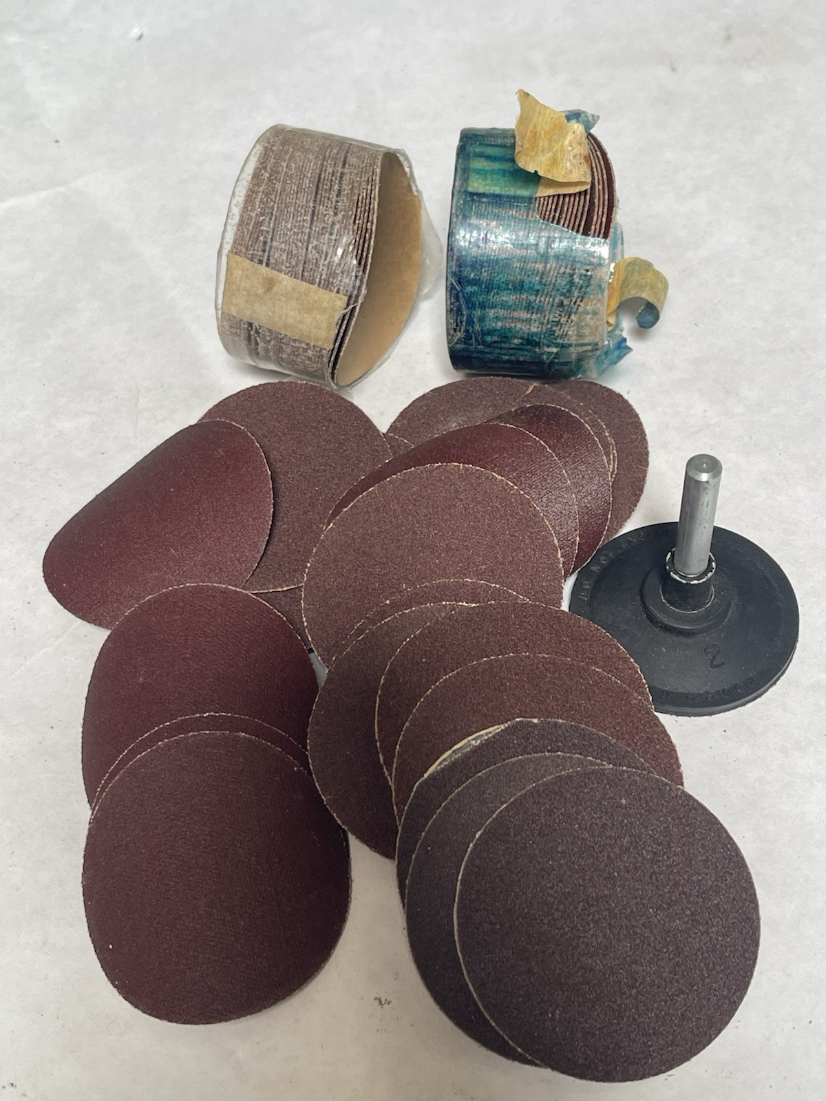 Assorted 2in Round Sanding Abrasive Paper Discs Self-Adhesive Sandpaper (26JL49)