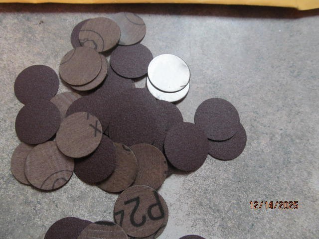 3M PSA Cloth Disc 348D, P240 X-weight, 1 in x NH, Die 100N, Partial bag of 45