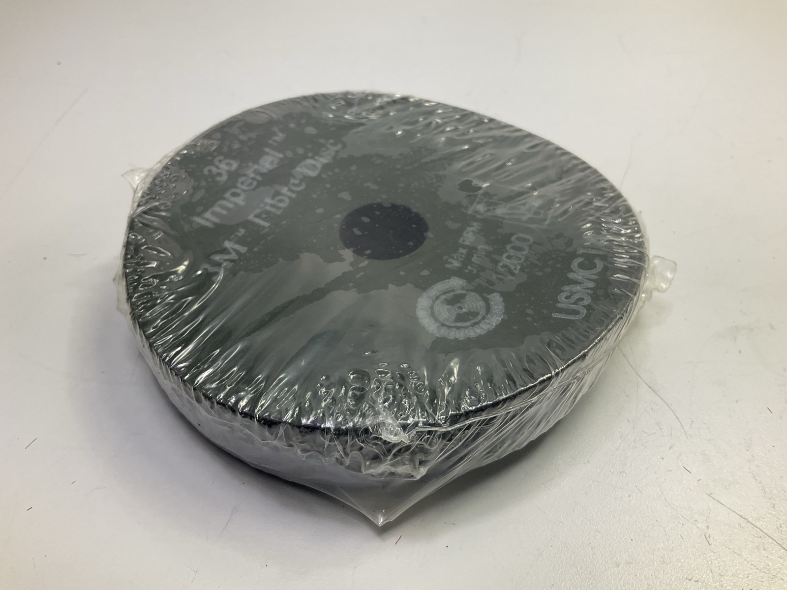 3M 01944 Coated Abrasive Fibre Sanding Disc,36 Grade, 5″ X 7/8″ – Box Of 10