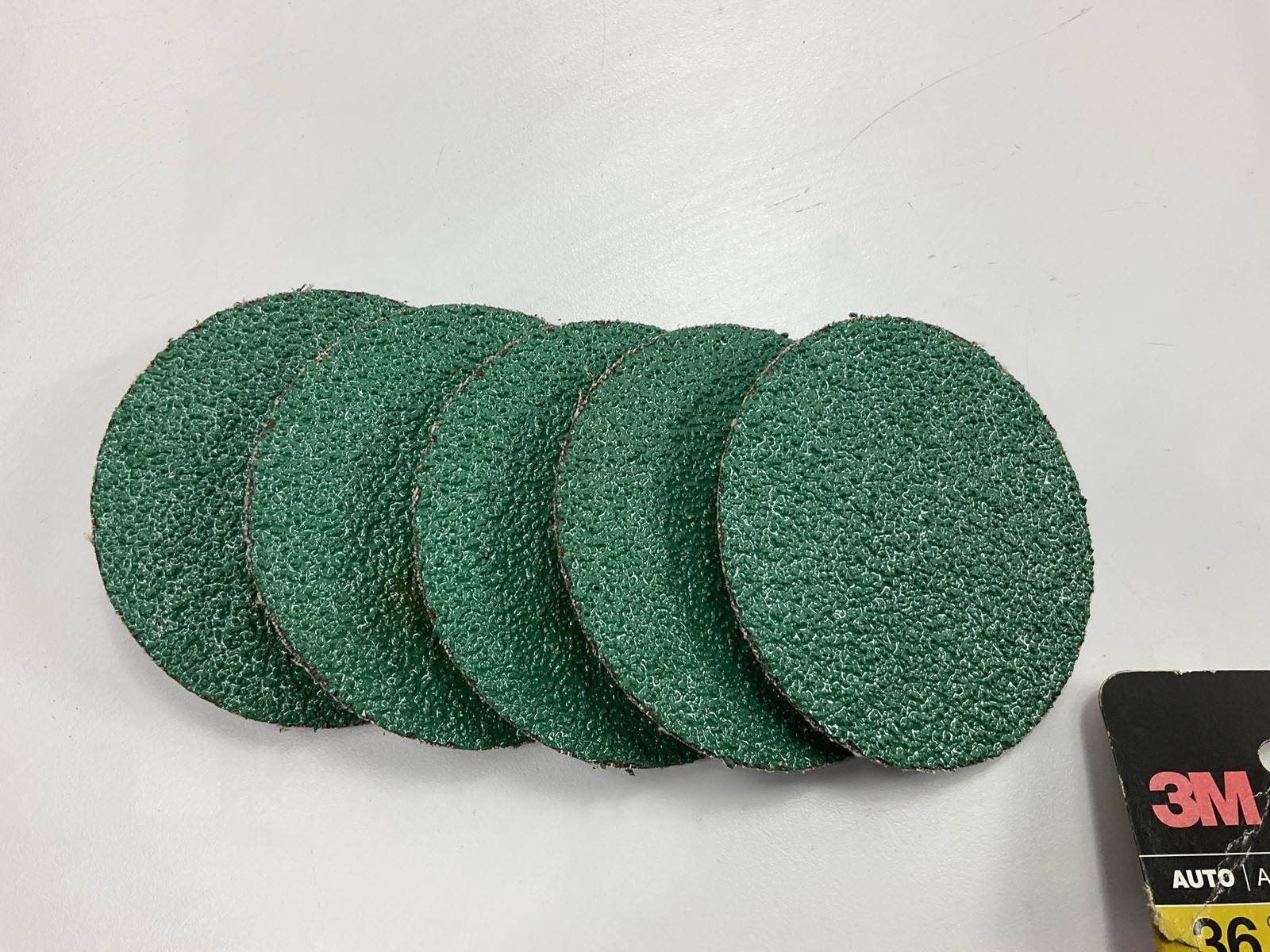 3M 31407 Green Corps 3″ Sanding Disc With Roloc Attachment, 36 Grit, 5 / Pack
