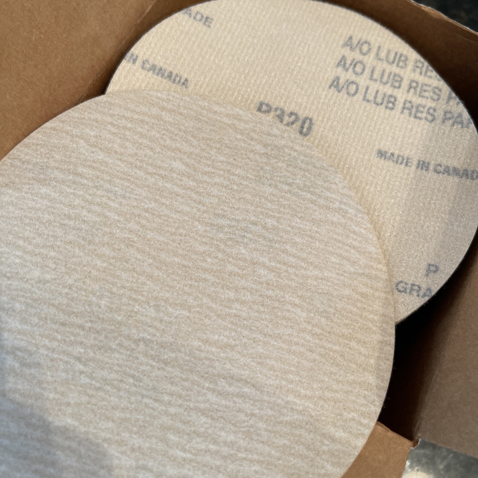 New Merit PB273 P320 Grit Anti-Load Paper 5″ Discs 62944 100 Each Lot Of 4