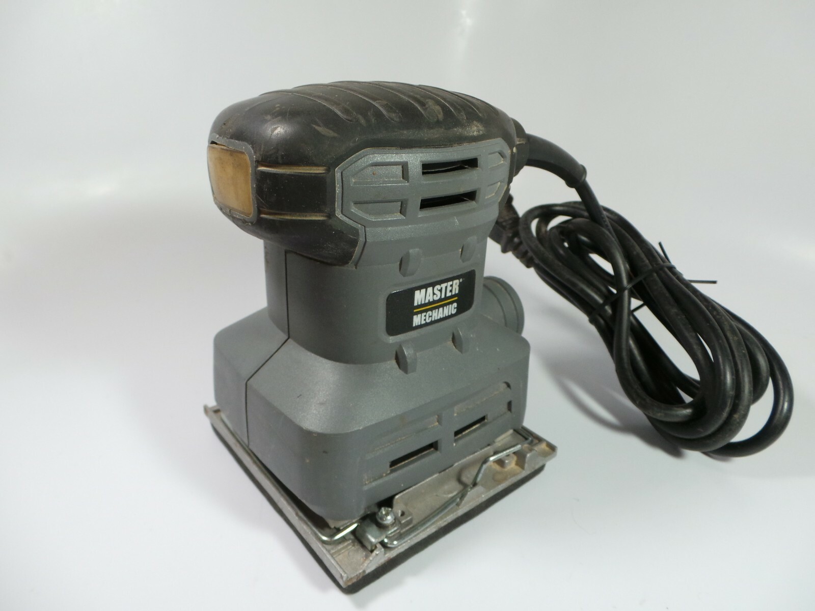 Master Mechanic 1/4″ Sheet Palm Finish Sander 2 Amp