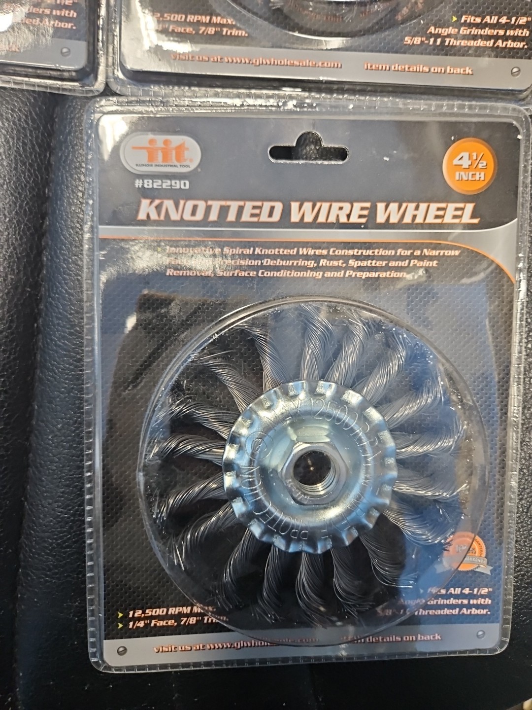 4 ILLINOIS INDUSTRIAL 4-1/2″ COARSE KNOTTED WIRE WHEELS 5/8″-11 ANGLE GRINDER
