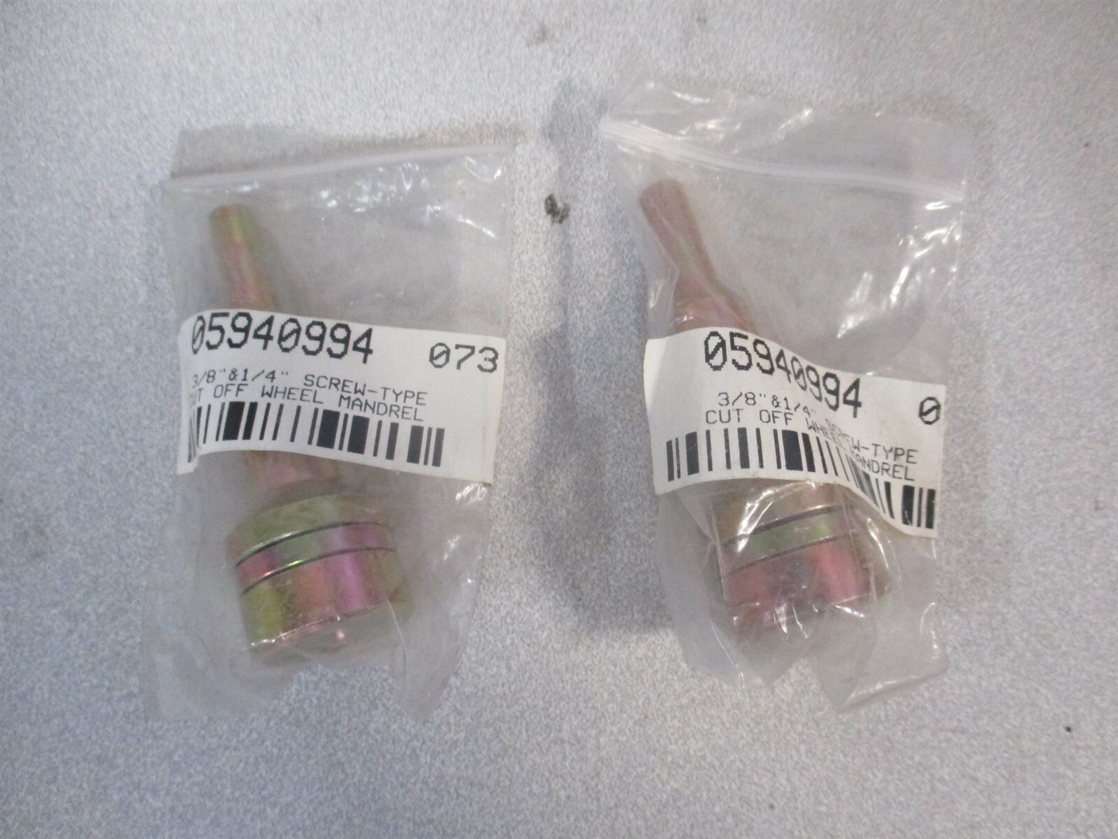 (417) 3/8 & 1/4″ x 1/4″ x 2-1/16″ OAL Screw Lock Wheel Mandrel – Lot of 2