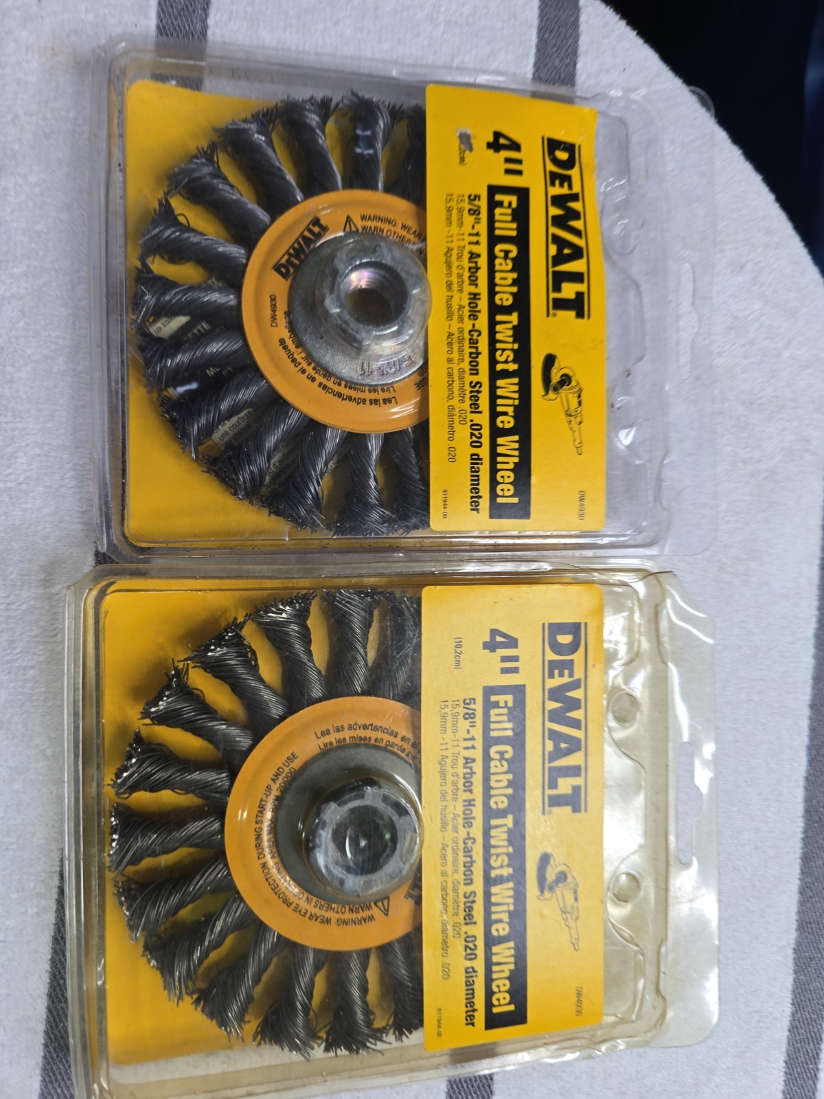 A Lot Of 2 DeWalt DW4930 Carbon Cable Twist Wire Wheel 4″ NIC