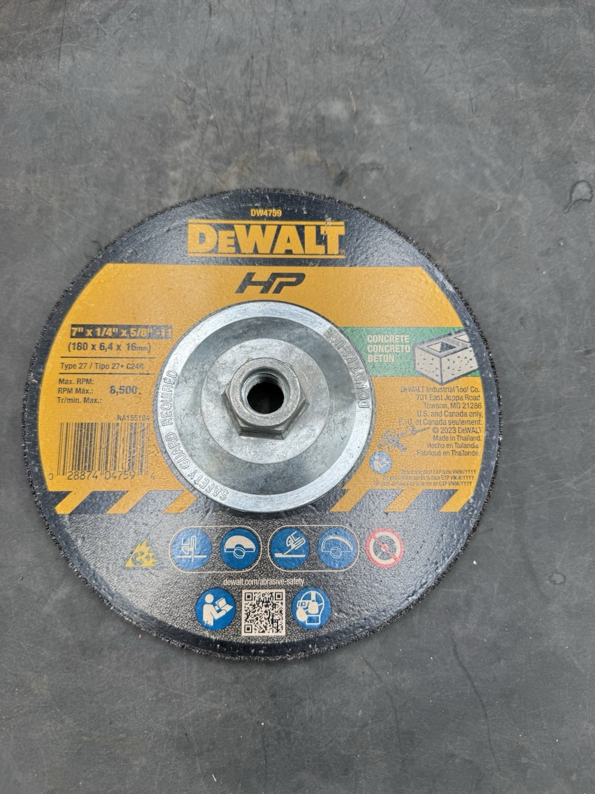 Dewalt DW4759 Concrete/Masonry Grinding Wheel 7″x1/4″x5/8″-11 Type 27 8700 RPM