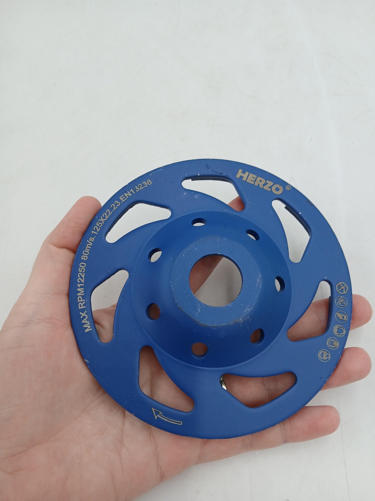 HERZO Diamond Grinding Wheel 125mm X 22.23mm Blue Metal Turbo Cup Angle Grinder