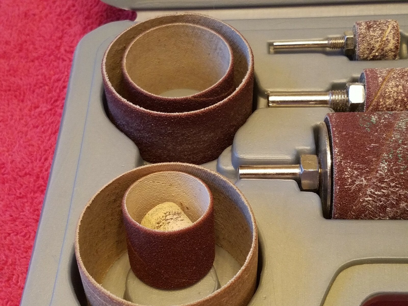 RUBBER SANDING DRUM SET IN CASE