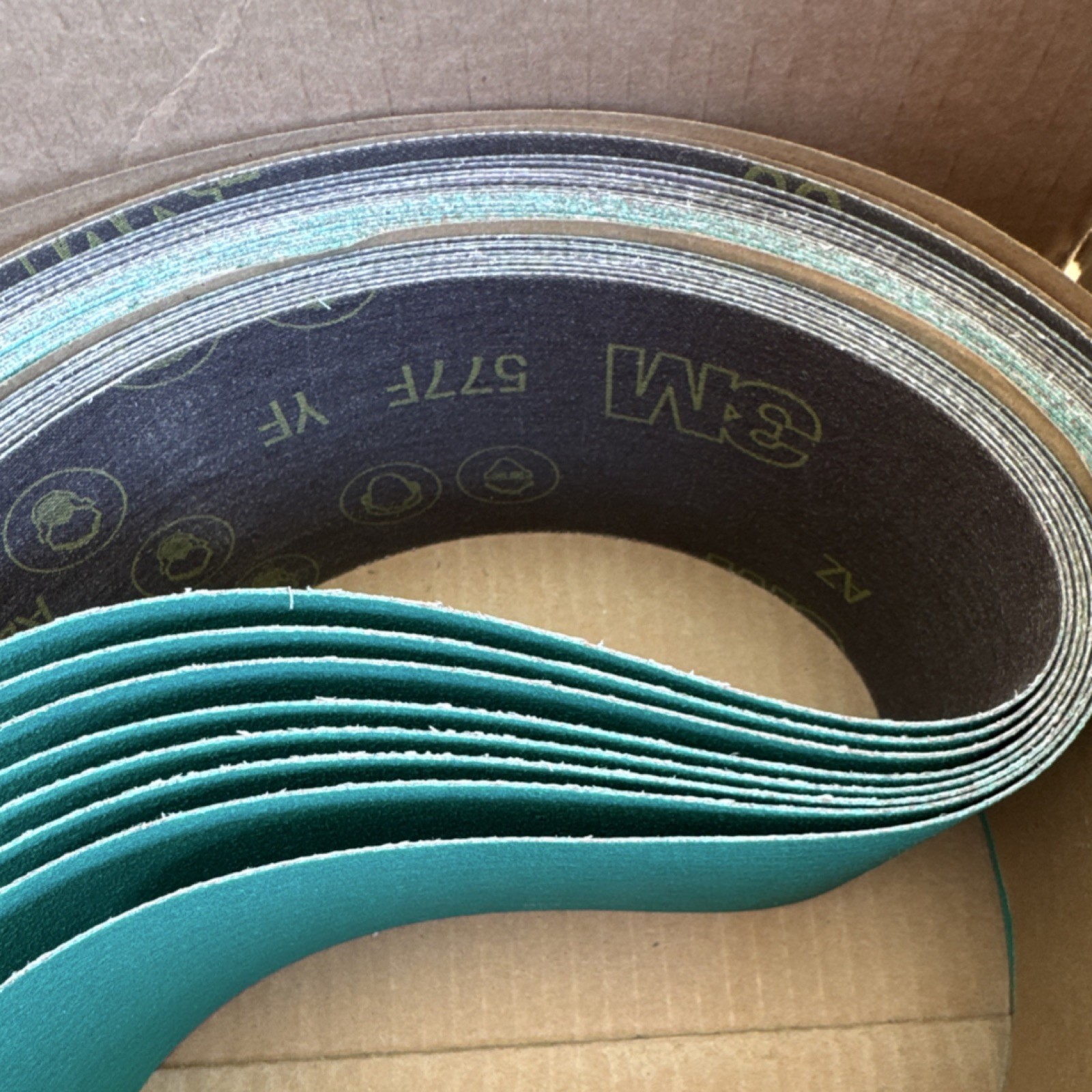 Sanding Belts | 3M 577F – 4×118 Grade 80 Film-Lok 8 Pack NEW