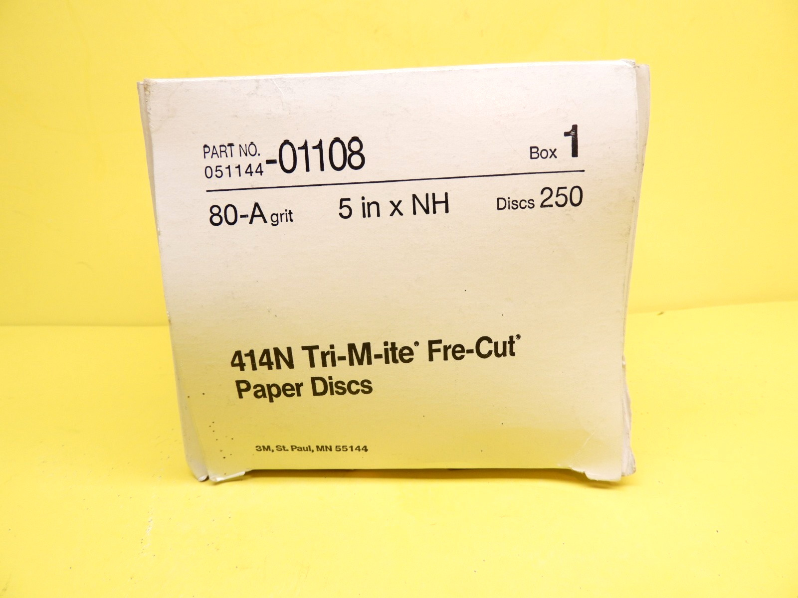 NOS NEW 3M 80-A GRIT SANDPAPER 250 DISCS #051144-01108 TRI-M-ITE FRE-CUT PAPER