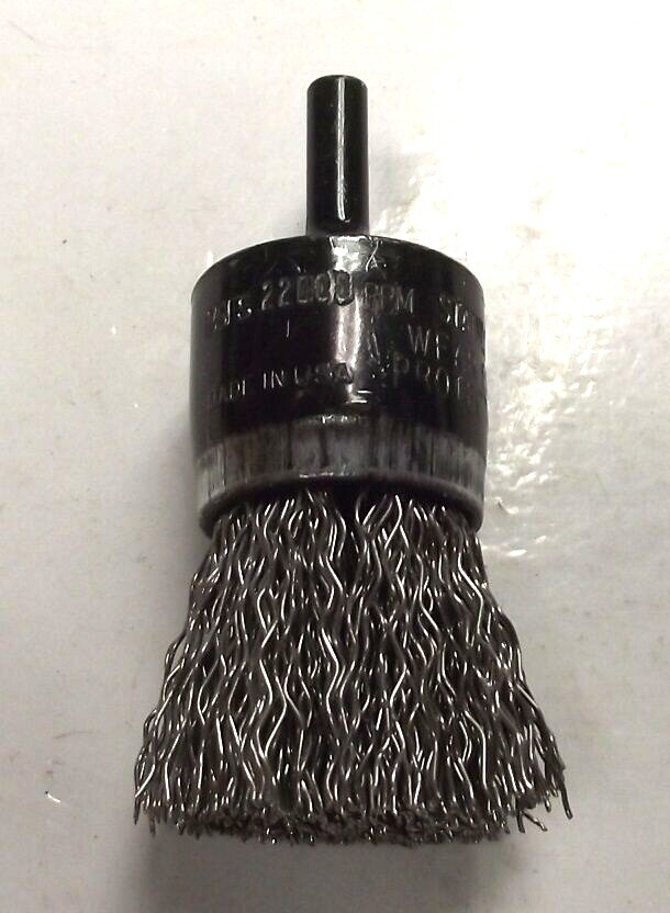DEWALT DW49053 1″ X 1/4″ XP .020 Stainless Crimp Wire End Brush USA