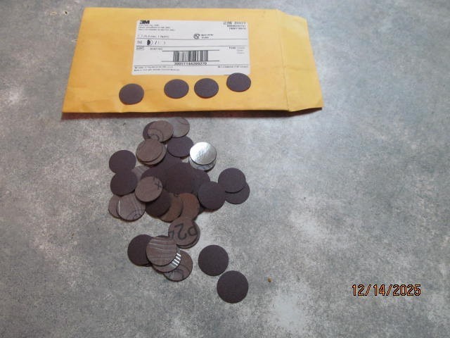 3M PSA Cloth Disc 348D, P240 X-weight, 1 in x NH, Die 100N, Partial bag of 45