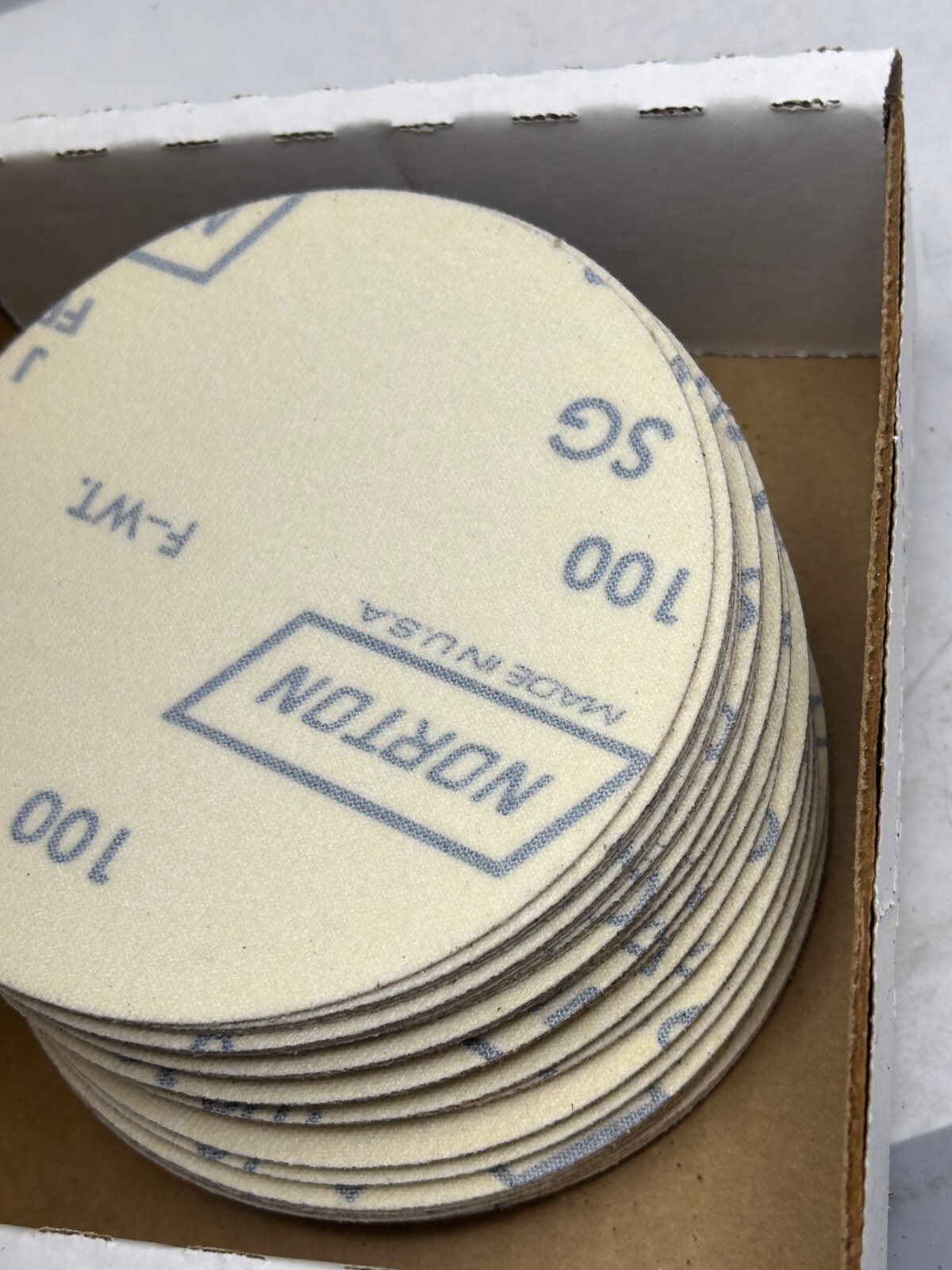 Norton SG H920 49866 100F SPEED-GRIP (R) 5″ DIA. 127 mm Qty:50 Sanding Disc New
