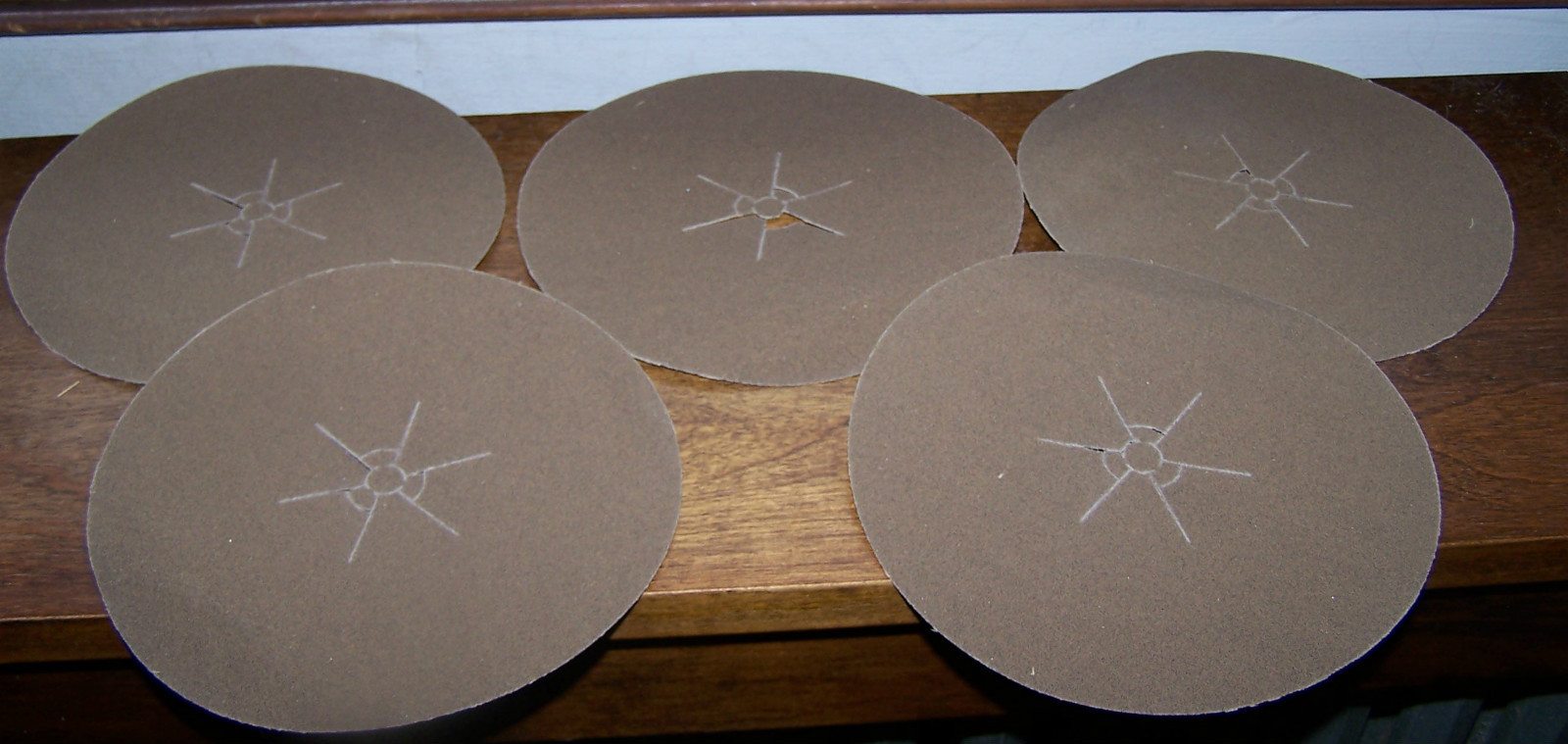 3M PRODUCTION PAPER / SANDPAPER DISCS -6″- Med. Grit – 1/0-80 – 5 Discs! NOS!