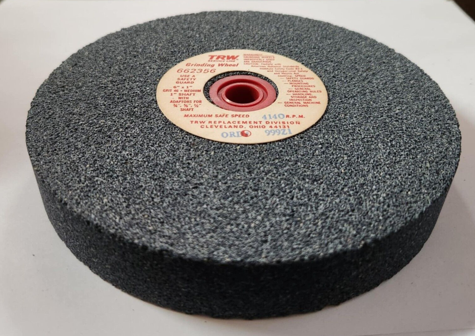 TRW 6″ Multi-Purpose Fine Grinding Wheel 1/2″, 5/8″, 3/4″ Adapter Bushings – USA