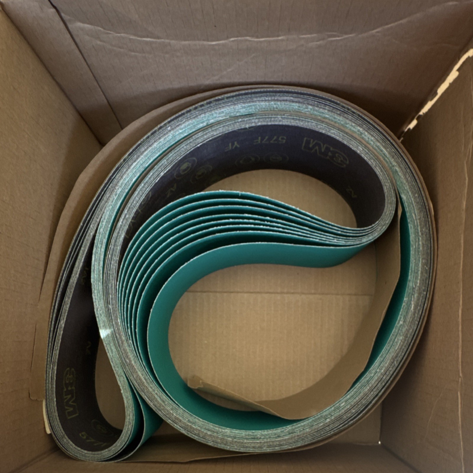 Sanding Belts | 3M 577F – 4×118 Grade 80 Film-Lok 8 Pack NEW