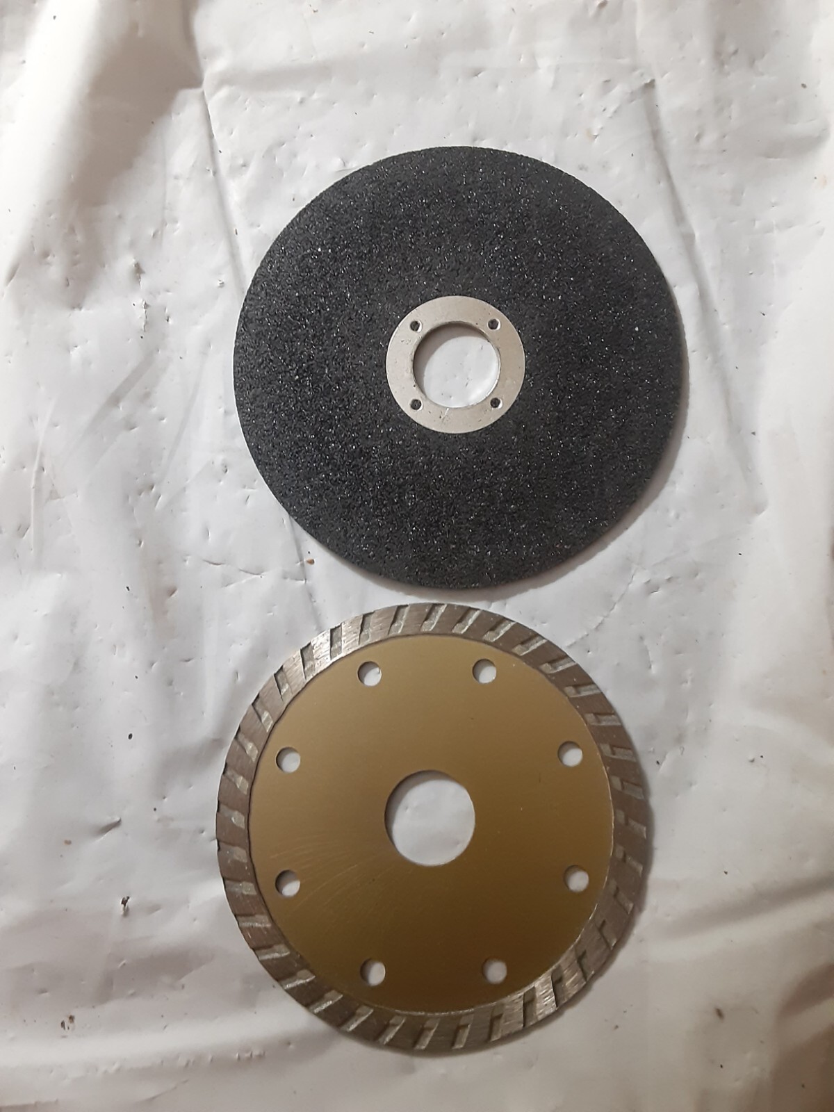 Lot of 2 Grinding / Cutting Discs – ~4″ Diameter – Concrete, Masonry, Metal