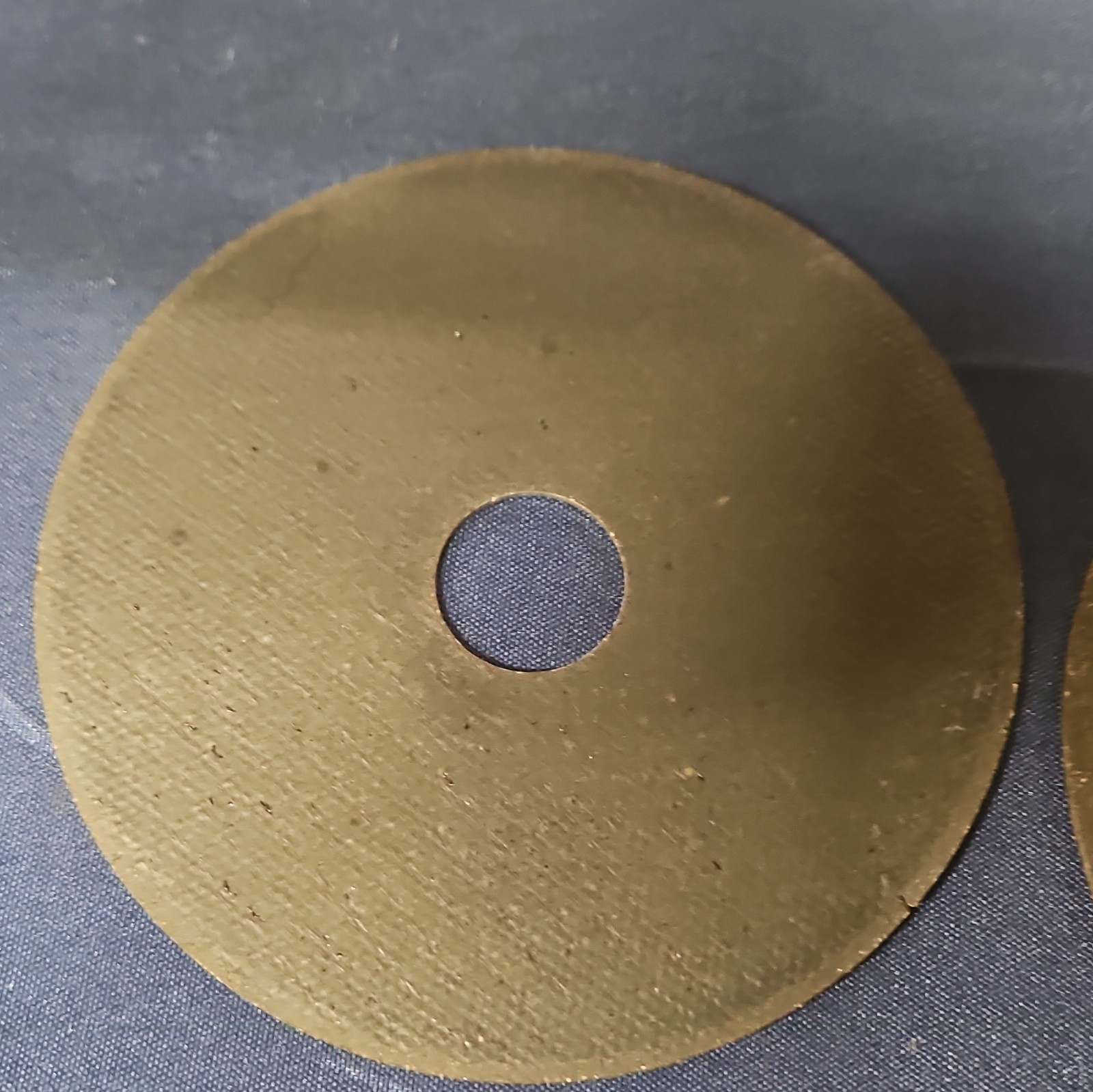 DEWALT DW8062 Type 1 Metal Cut-Off Wheels 4-1/2″ x .045″ x 7/8″ 2 Pack
