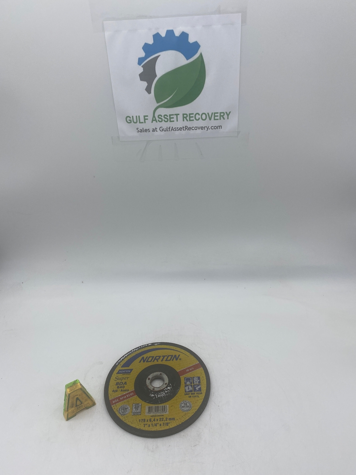 Norton 15230 Super BDA 640 Grinding Wheel 7″x1/4″x7/8” *Lot of (13)* (No Box)