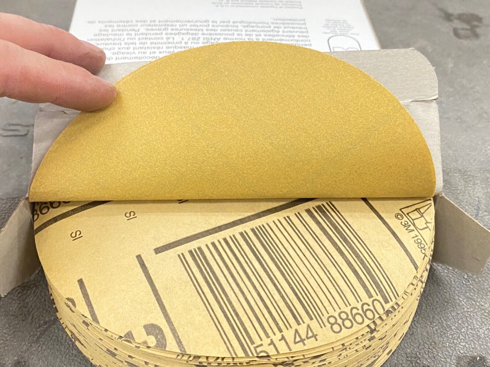 100 new 3M Production Fre-Cut 216U (6″ x NH) P180 Grit Gold Paper Sanding Discs