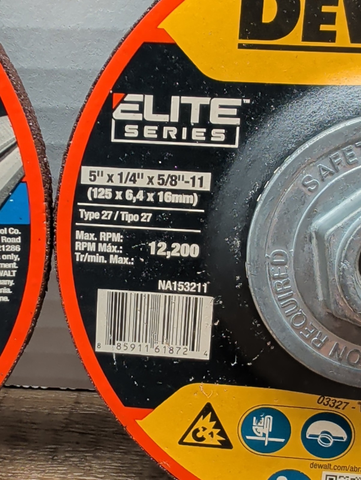 3 DEWALT Elite Series 5″ Grinding Wheels DWA8915FH 5/8″-11 Threaded Hub