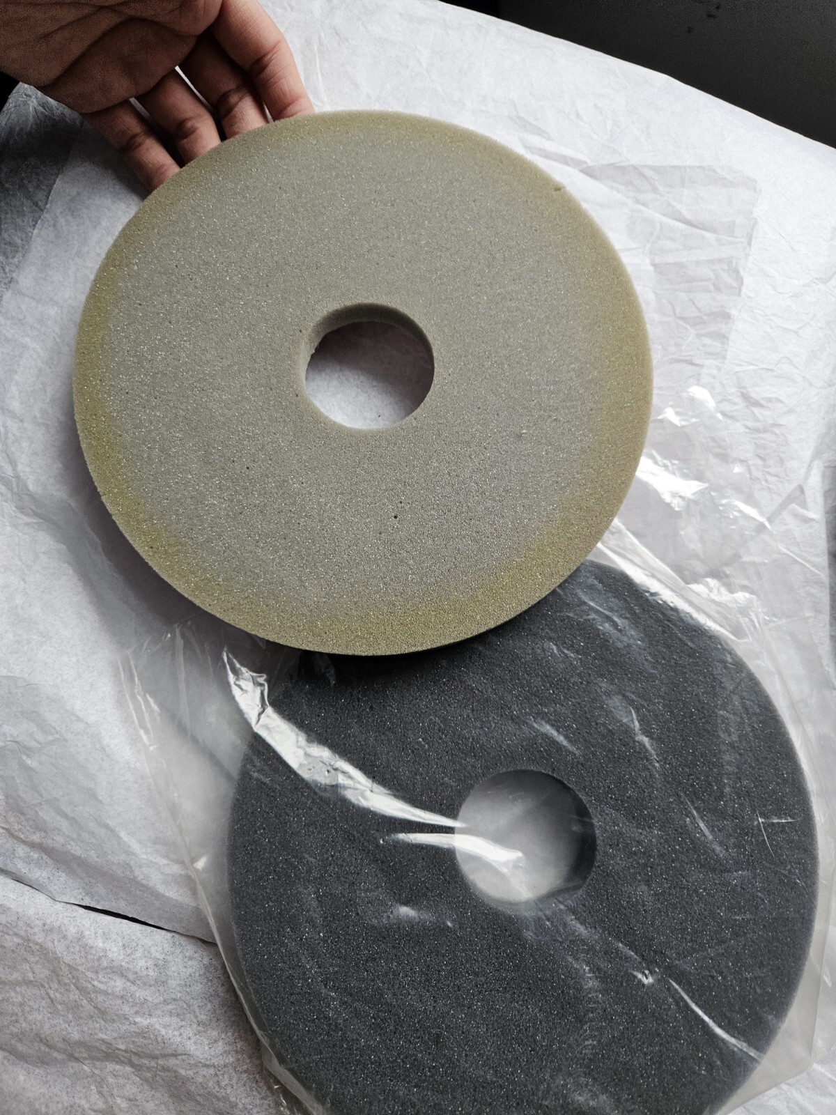 Huge Lot of 9″ Hook & Loop Drywall Sanding Back Up Pad 03292 + Discs And PWRPAD