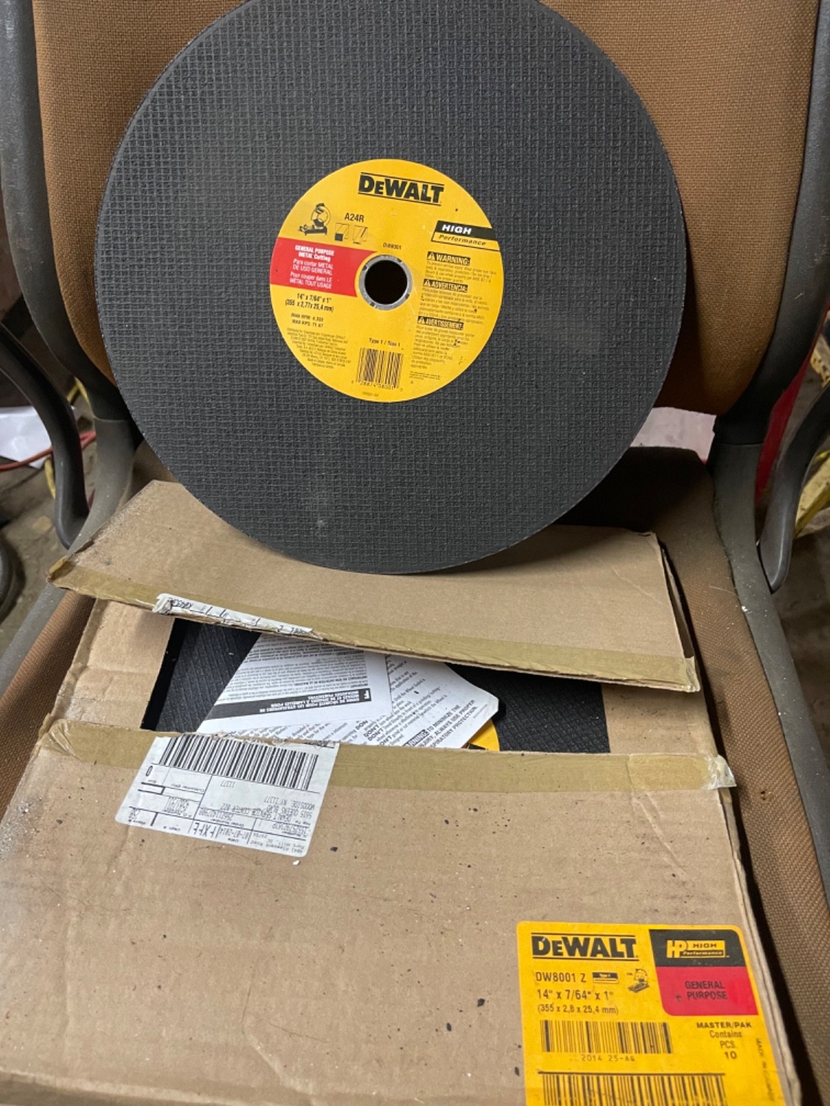 NEW Dewalt 14 In. X 7/64 In. X 1 In. Stud Cutting Wheel DW8003