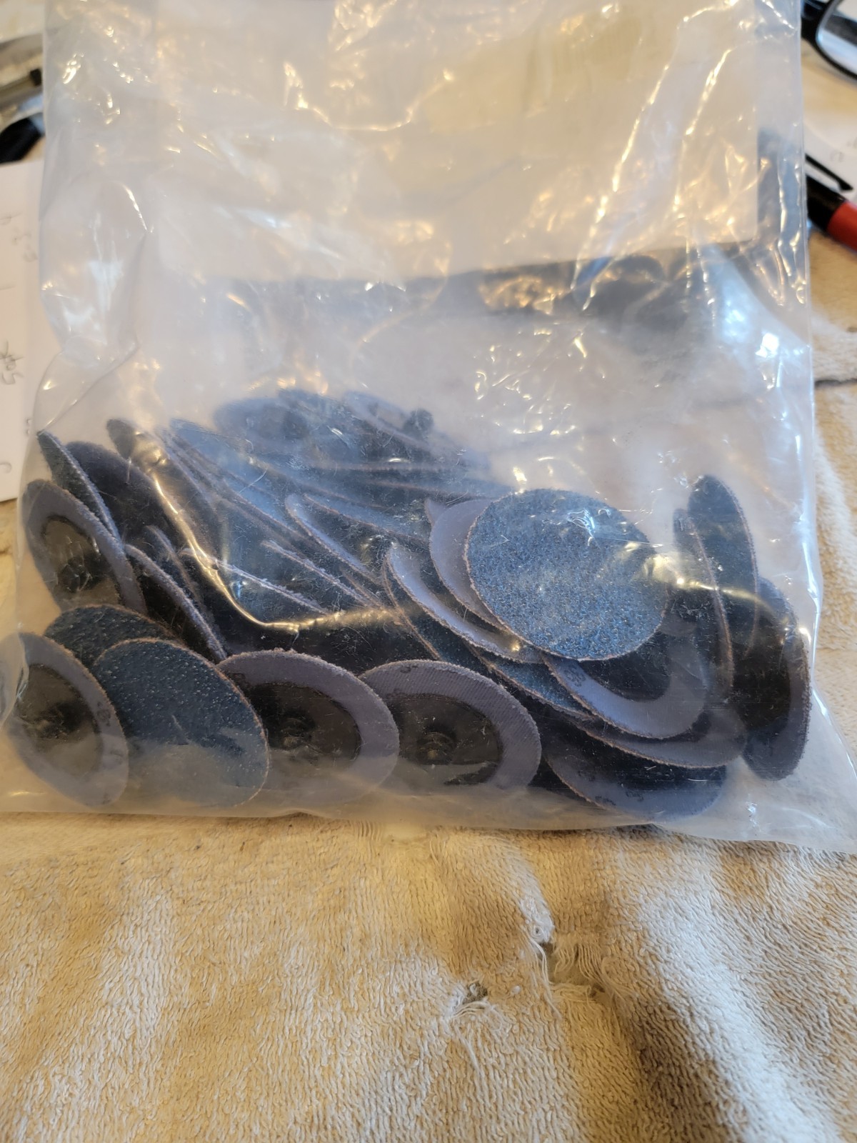 Norton 66261138671 2″ BlueFire R884P TR Type 3 Quick-Change Cloth Discs 36. 50pk