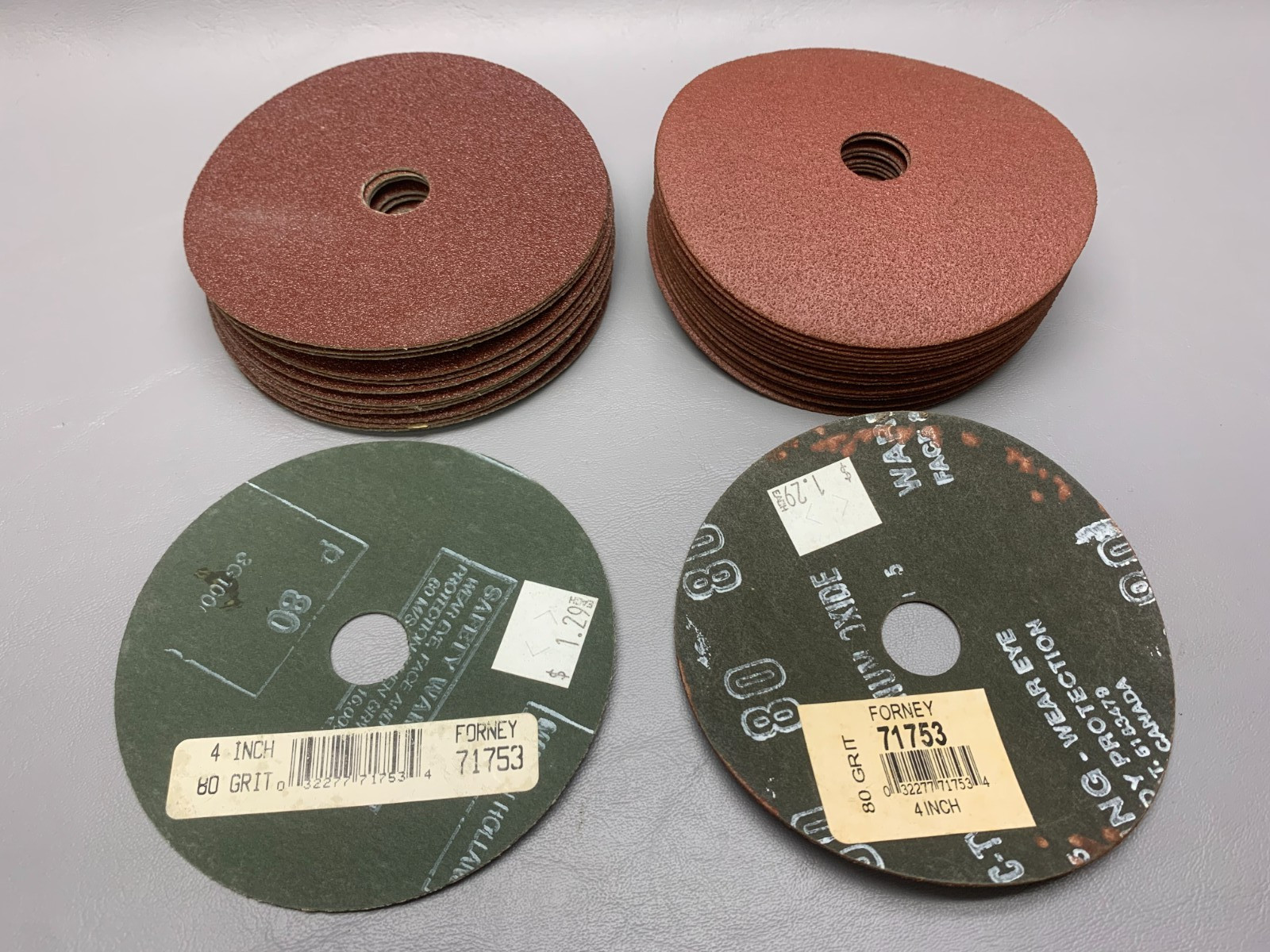 Lot of 28 – 80 Grit Forney 4 Inch 71753 Aluminum Oxide Sanding Disc 5/8″ Arbor