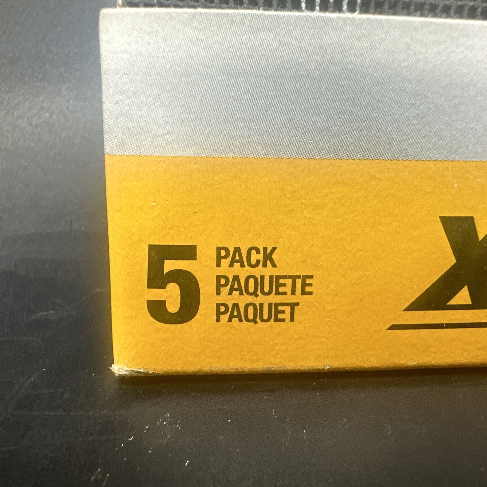 Dewalt Mesh Sandpaper, 4-1/2 in W, 5-1/2 in L, 220 Grit, Very Fine {Wall 2}