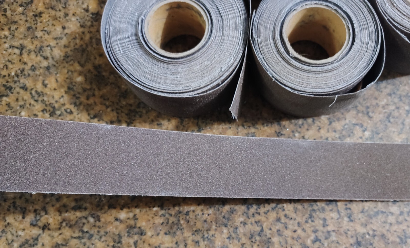 🗽ALUMINUM OXIDE J120 EMERY PAPER 8 VARIOUS LENGTH ROLLS