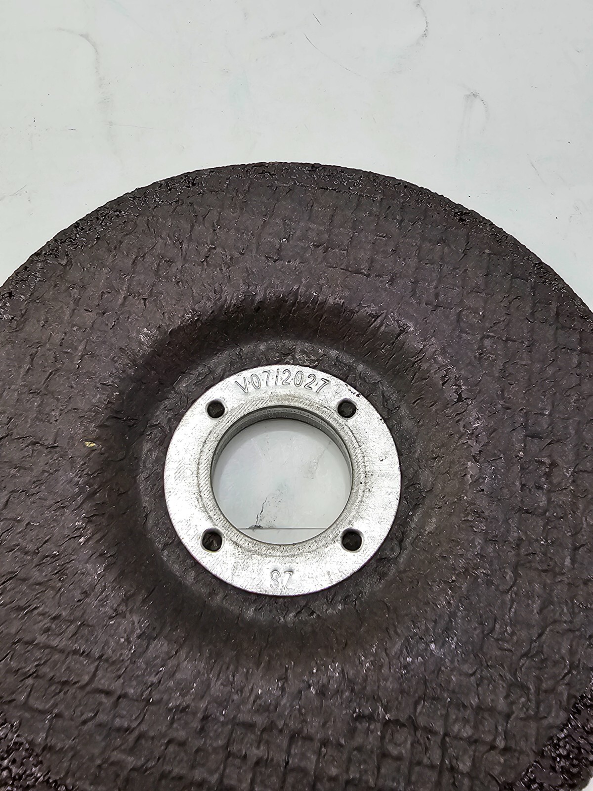 DeWALT Grinding Whee 4-1/2″ Dia, 1/4″ Thick, 7/8″ Arbor 24 Grit DW4541