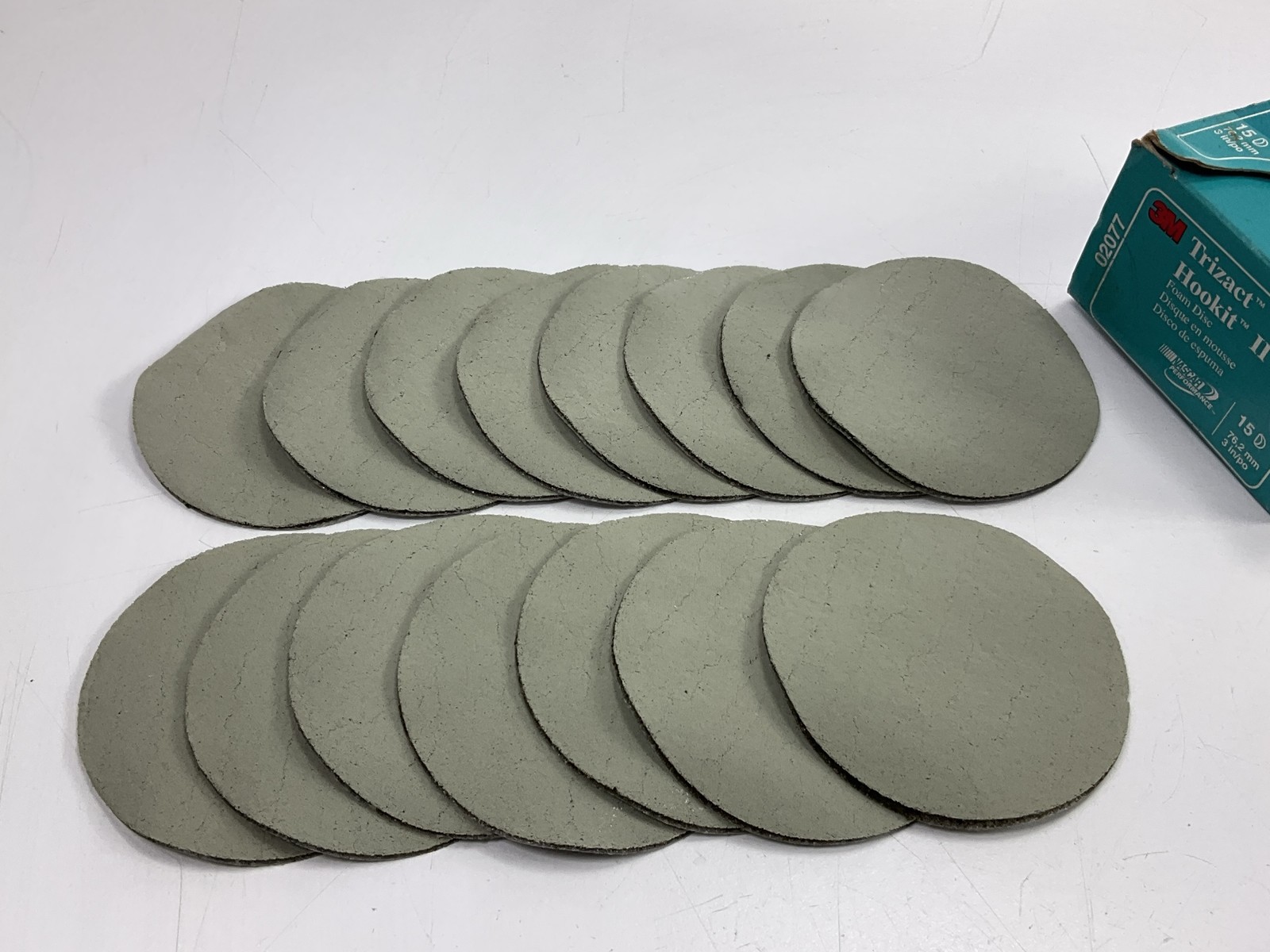 3M 02077 Trizact Hookit 3″ Foam Abrasive Disc 3000 Grit, 15 Pcs