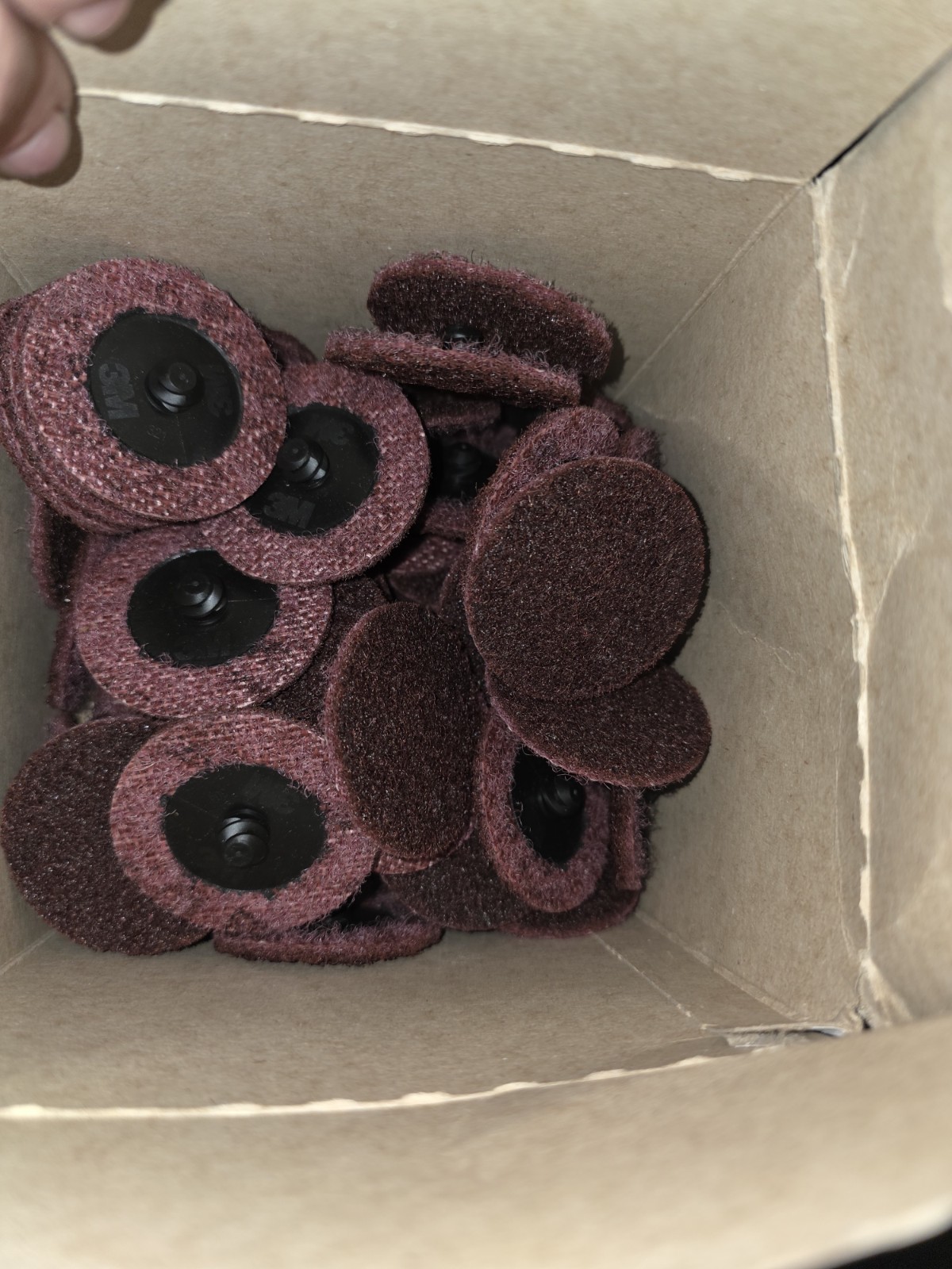 50Pc 2″ Medium Roloc Scotch Brite Roll Lock Surface Sanding Disc Made in USA